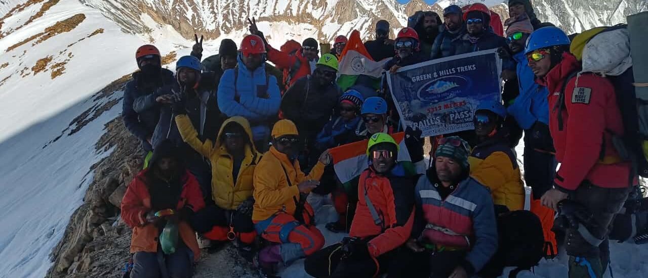 Group photo of the Green N Hills expedition team at Traill's Pass, September 2024.