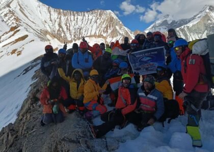 Group photo of the Green N Hills expedition team at Traill's Pass, September 2024.